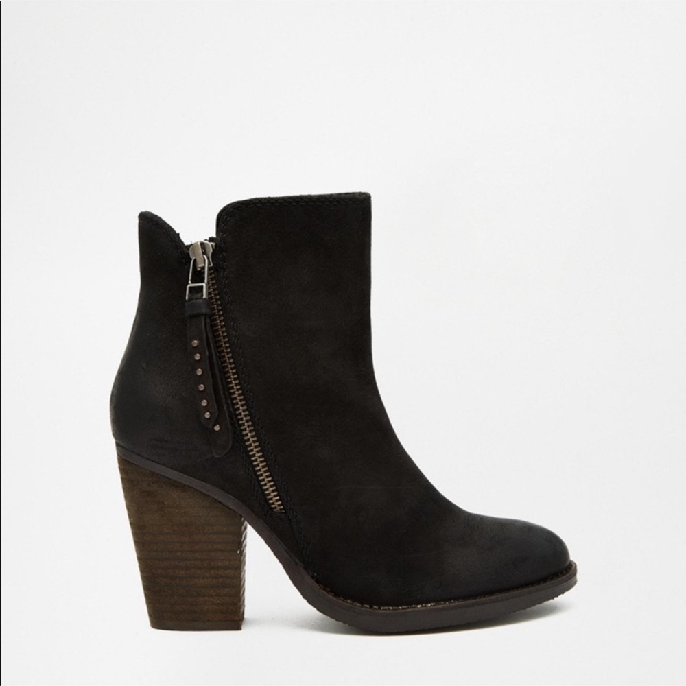 Steve Madden Ryatt black ankle boots zipper detail